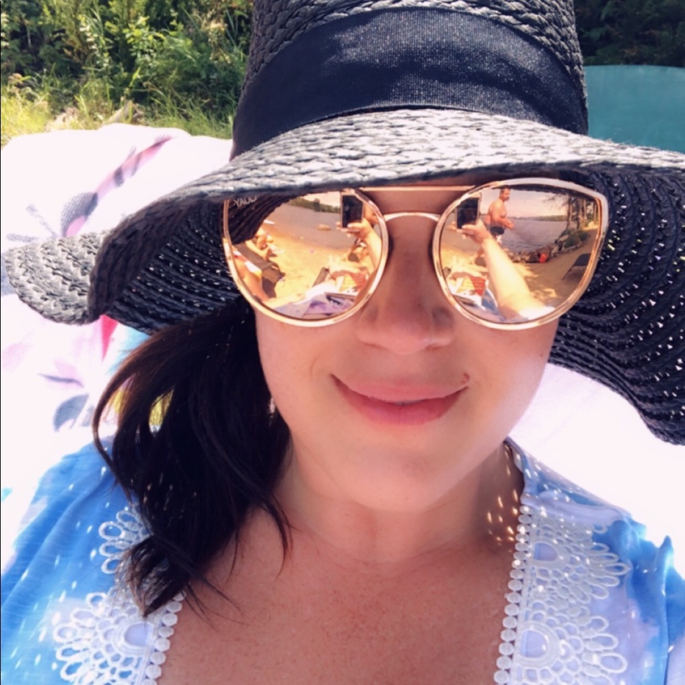 Meet your Posher, Christina